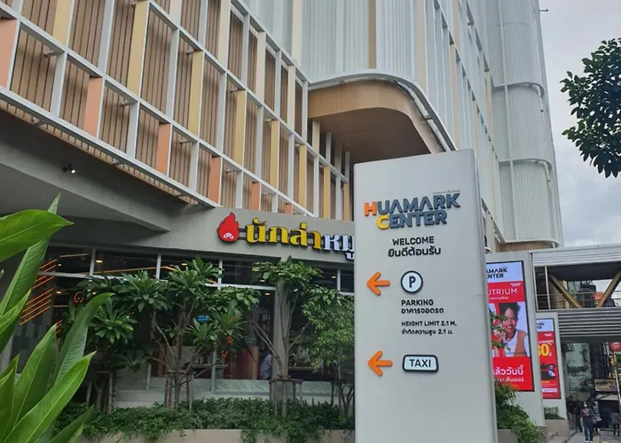 ホテル The Quarter Ramkhamhaeng By Uhg- Close To 1981 Mall- Rajamangala Stadium Airport Link 4*