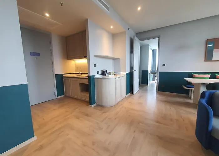 ホテル The Quarter Ramkhamhaeng By Uhg- Close To 1981 Mall- Rajamangala Stadium Airport Link