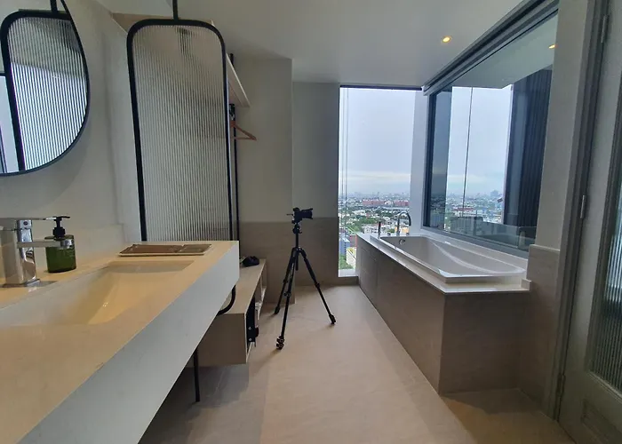 ホテル The Quarter Ramkhamhaeng By Uhg- Close To 1981 Mall- Rajamangala Stadium Airport Link バンコク都