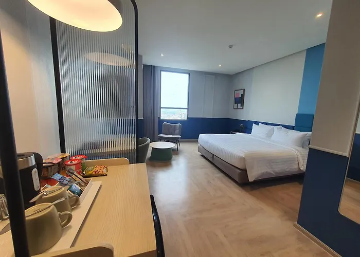 ホテル The Quarter Ramkhamhaeng By Uhg- Close To 1981 Mall- Rajamangala Stadium Airport Link バンコク都