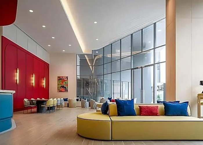 Hotel The Quarter Ramkhamhaeng By Uhg- Close To 1981 Mall- Rajamangala Stadium Airport Link 4*